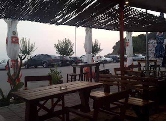 albania/himara/bar/red-indian-rock-cafe-himare