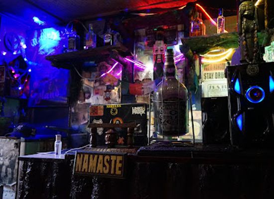 nepal/mid-hills/bar/cozy-hole-in-the-wall