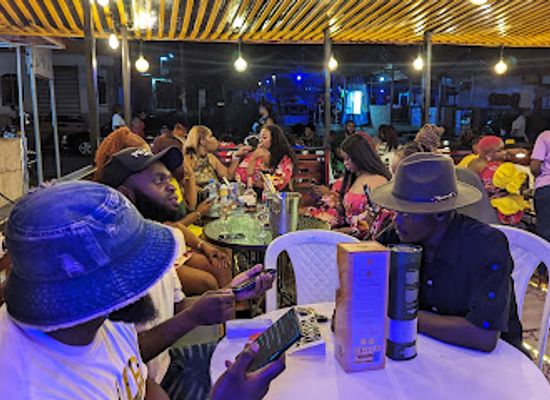 cameroon/limbe/bar/bourbon-clique