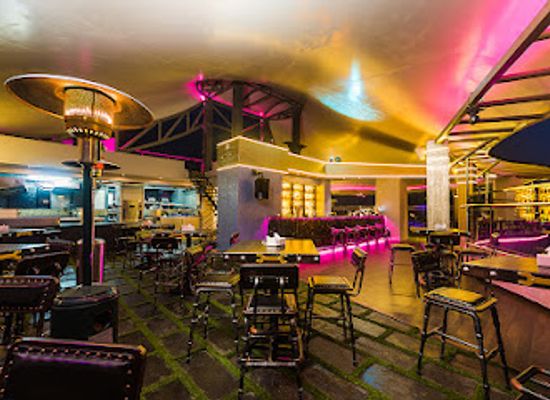 nepal/central-development-region/bar/the-address-lounge