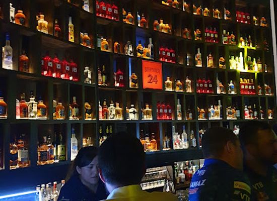 peru/lima/miraflores/bar/lima-bar