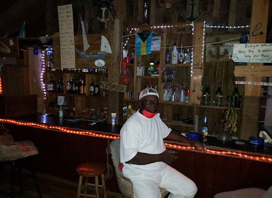 the-bahamas/rum-cay/bar/big-anchor