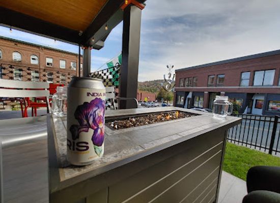 vermont/caledonia-county/bar/st-johnsbury-distillery-tasting-room-speakeasy