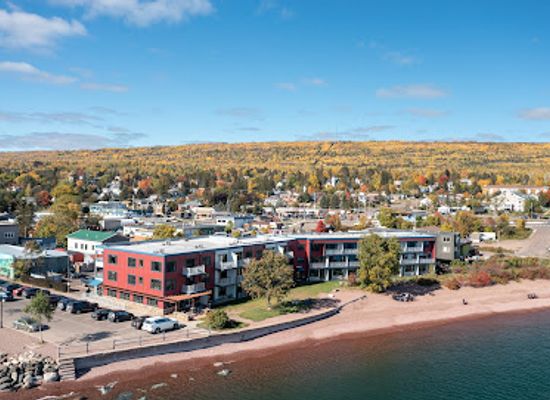 minnesota/grand-marais/bar/east-bay-suites