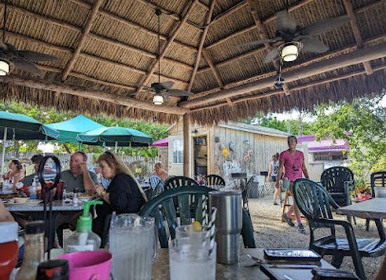 florida/marathon-key/bar/the-stuffed-pig