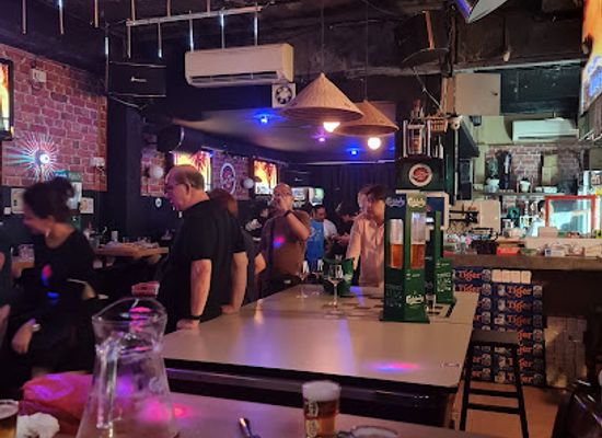 singapore/chinatown/bar/overtime-pub