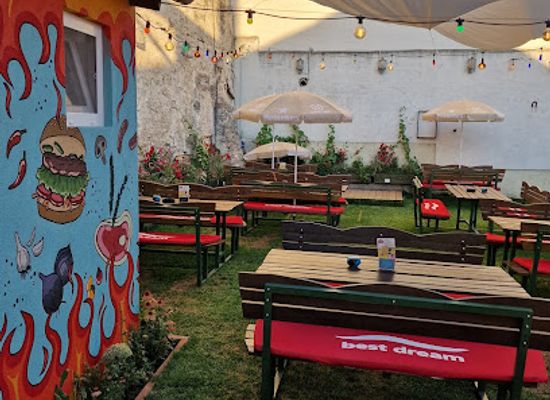 hungary/bakony/bar/la-vida-pub-streetfood