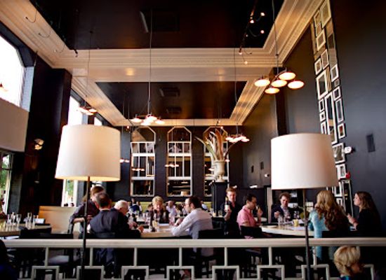 tennessee/rock-city/bar/easy-bistro-bar