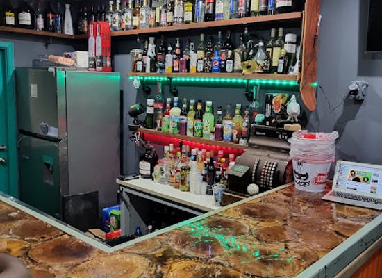 grenada/saint-patrick/bar/50-shades-bar