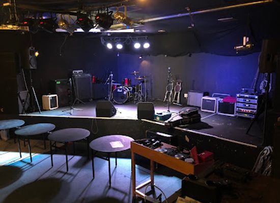 japan/izumi/bar/zip