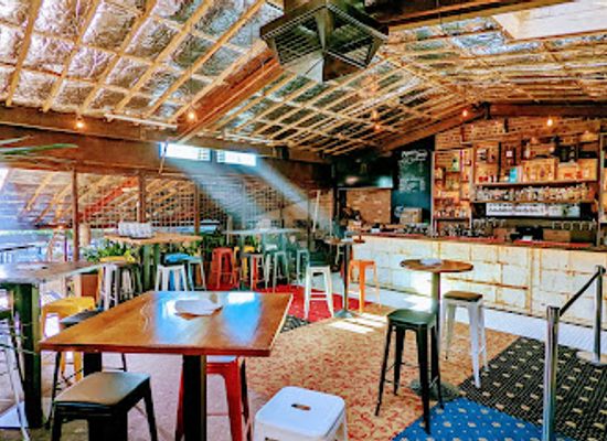 australia/western-district/bar/aunty-jacks