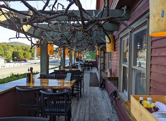 vermont/killington-ski-area/bar/the-garlic
