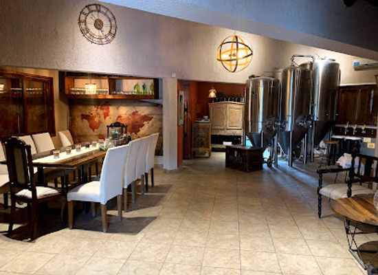 argentina/cuyo/bar/holmes-brewery-fabrica-cerveza-artesanal