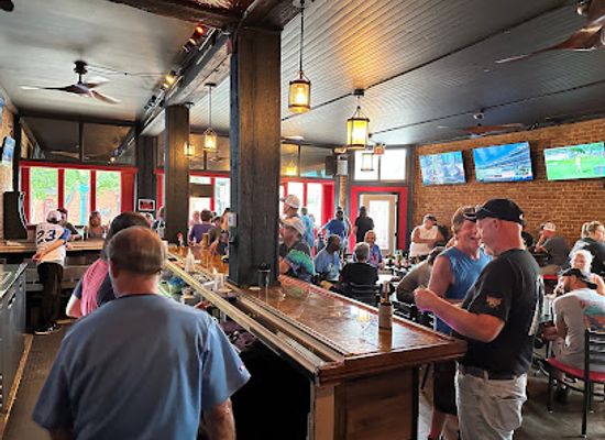 missouri/white-river-basin/bar/dannie-s-sports-tavern