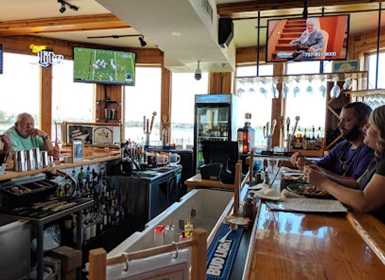 north-carolina/outer-banks/bar/stripers-bar-grill