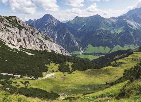liechtenstein/sareis/bar/sareis