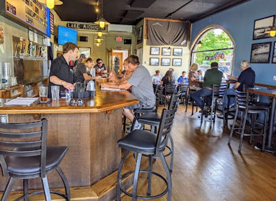 michigan/charlevoix/bar/bridge-street-tap-room