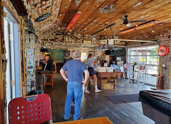 ohio/put-in-bay/bar/topsy-turvey-s-bar-grill