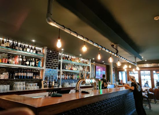 new-zealand/tauranga/bar/the-redoubt-bar-and-eatery