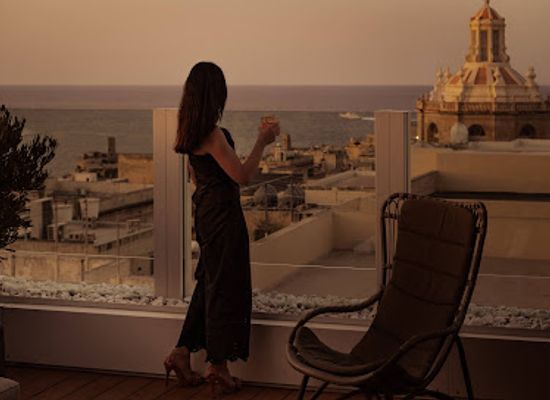 malta/southern-harbour/bar/over-grain