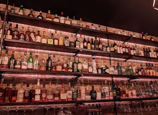 canada/eastern-ontario/bar/aura