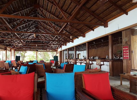 maldives/lhaviyani-atoll/bar/main-bar
