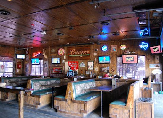 texas/central-texas/bar/little-woodrow-s-southpark-meadows