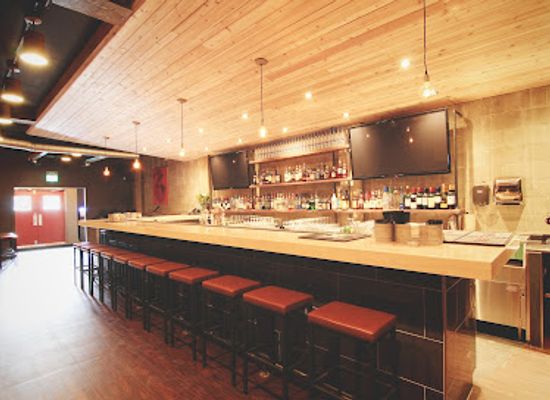 canada/regina/cathedral-village/bar/the-lot-lounge