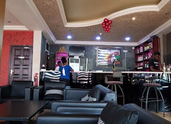 ghana/wala/bar/the-piano-bar-and-maasai-bar