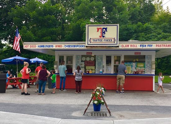 vermont/bennington-county/bar/the-freez
