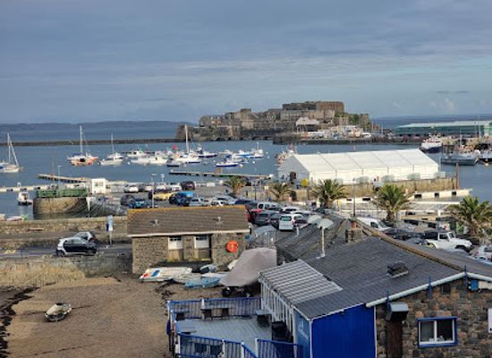 guernsey/l-ancresse-bay/bar/albion-house-tavern