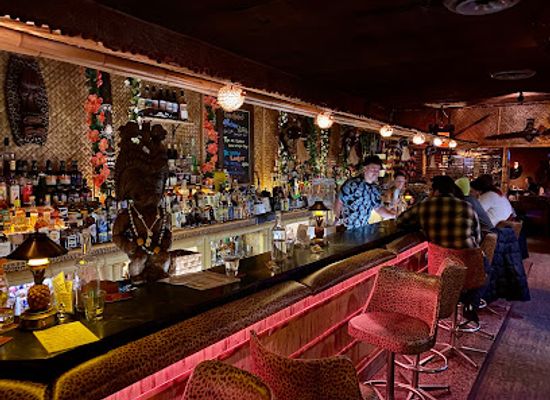 illinois/illinois-river-valley/bar/hala-kahiki-lounge