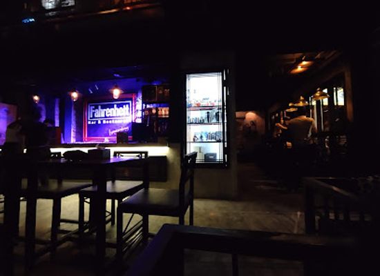 laos/luang-prabang/bar/fahrenheit-bar-restaurant-shisha