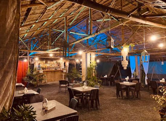 philippines/anawangin-cove/bar/cardivan-bar-restaurant