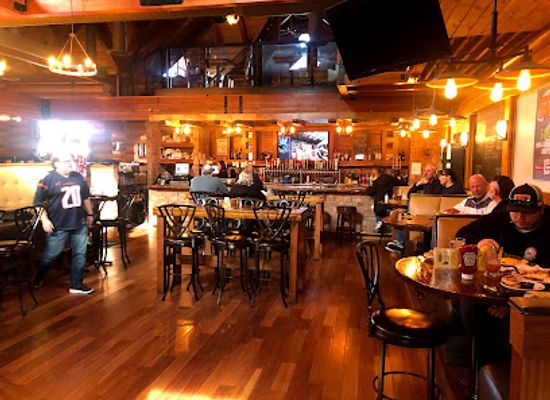 washington/marysville/bar/village-taphouse-grill