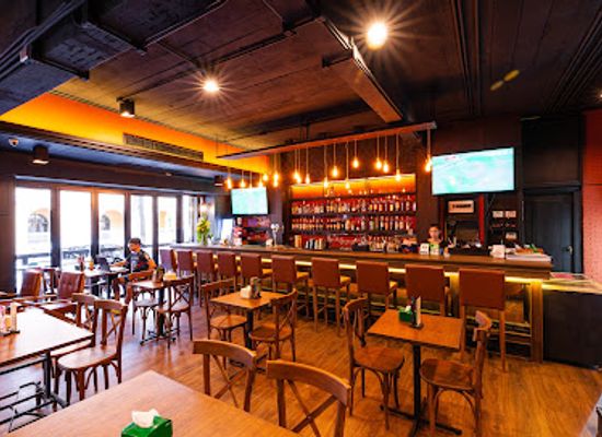 thailand/phuket/phuket-town/bar/cue-bar