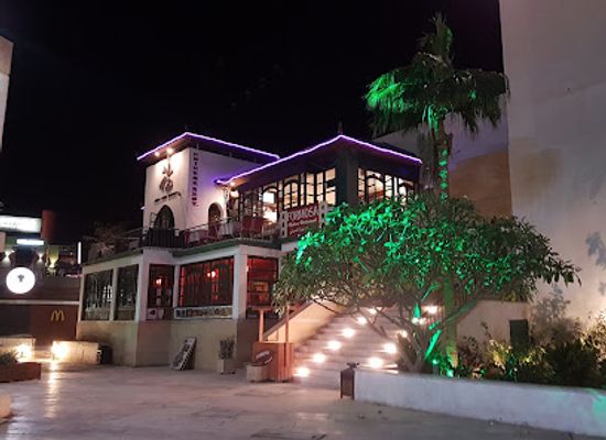 jordan/aqaba/bar/rovers-return