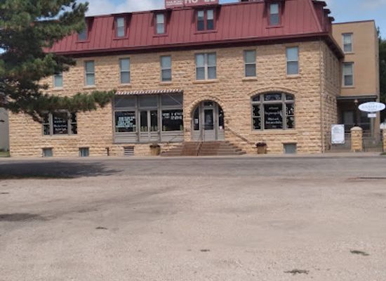 kansas/wilson-lake/bar/the-sample-room-tavern