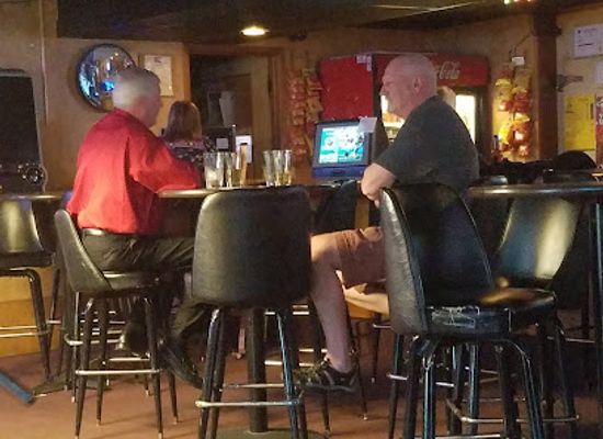 iowa/waterloo/bar/chasers-pub