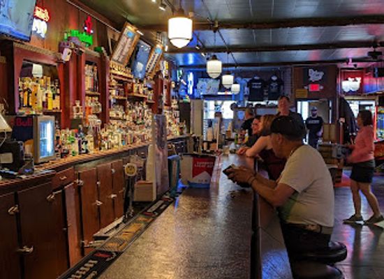 minnesota/western-minnesota/bar/the-midway-saloon