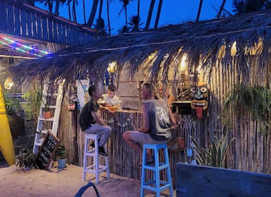 vietnam/mui-ne/bar/kingston-hut-mui-ne