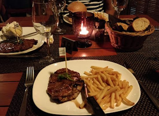 mauritius/black-river-gorges-national-park/bar/medium-rare-steakhouse