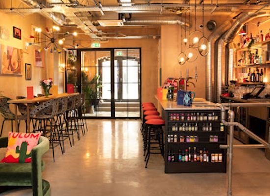 united-kingdom/greater-london/bar/the-little-scarlet-door
