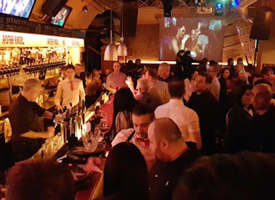 austria/vienna/bar/roter-engel