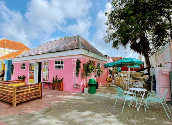 curacao/domi-abou/bar/altijd-in-de-buurt-willemstad