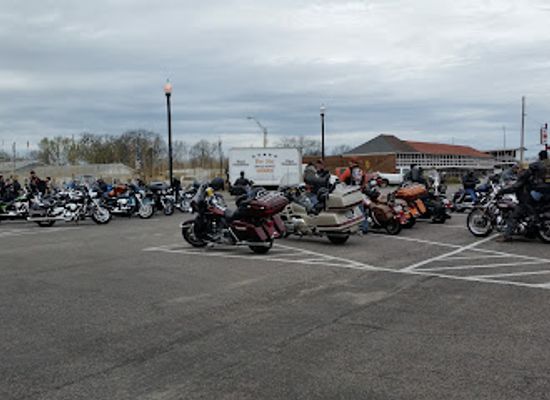 oklahoma/lake-and-trail-country/bar/rolling-thunder-night-club