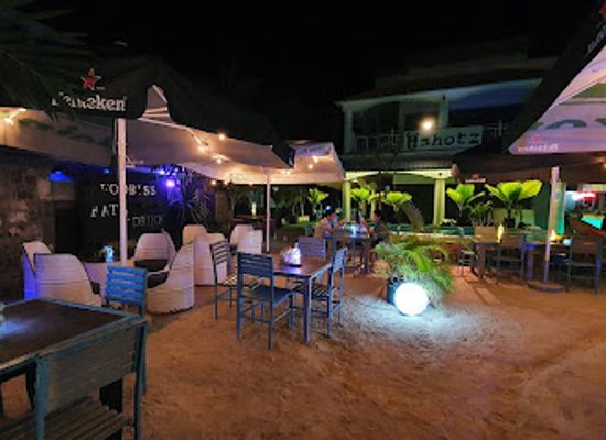 mauritius/savanne/bar/shotz