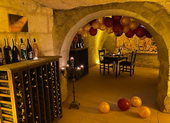 turkiye/cappadocia/avanos/bar/vanessa-winehouse-sarapevi