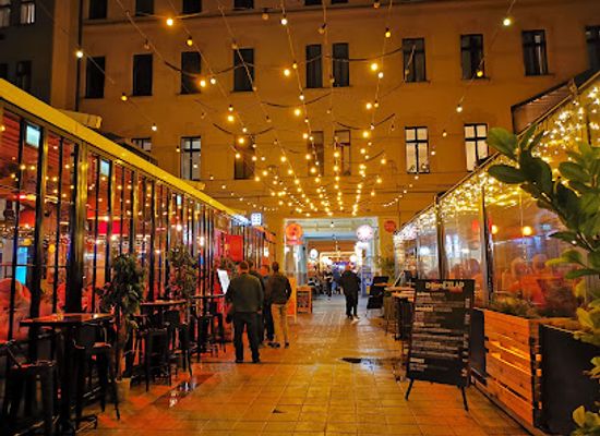 hungary/central-hungary/bar/barside