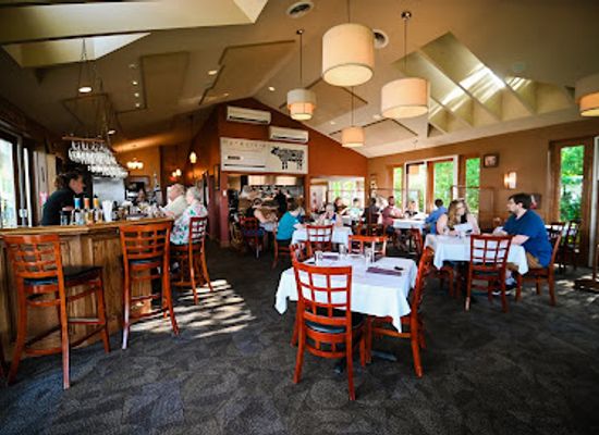 ohio/geneva-on-the-lake/bar/crosswinds-grille